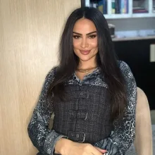 Psk. Ebru Demirhan — Psikoloji, İstanbul. Portre fotoğrafı.