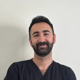 Fzt. Furkan Ergül — Fizyoterapi Ve Rehabilitasyon, Kırşehir. Portre fotoğrafı.