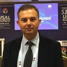 Doç. Dr. Özdemir Özdemir — Göz Hastalıkları, Çankaya, Ankara. Portre fotoğrafı.