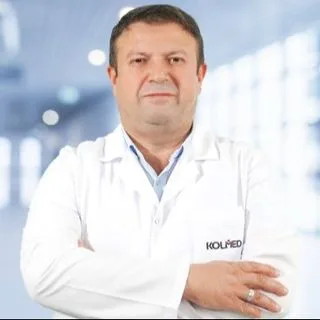Uzm. Dr. Kemal Toprak — Amasya. Portre fotoğrafı.