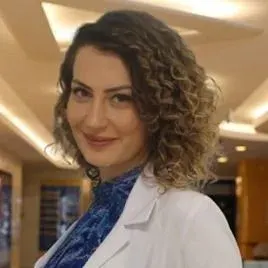 Dr. Ece Birincioğlu Çetin — Çocuk Sağlığı Ve Hastalıkları, İstanbul. Portre fotoğrafı.