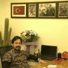 Dt. Teoman Bardak — Diş Hekimi, Isparta. Portre fotoğrafı.