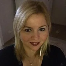 Dt. Didem Boral Altıerler — Diş Hekimi, Edirne. Portre fotoğrafı.