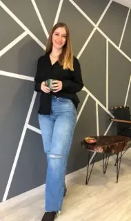 Dt. Betül İğneci profilinde yer alan galeri fotoğrafı.