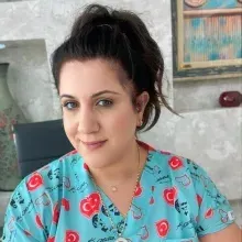 Dt. Sevda Çelik — Diş Hekimi, Ankara. Portre fotoğrafı.