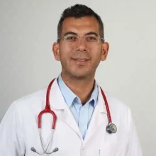 Uzm. Dr. Abdülaziz Gültürk — Çocuk Sağlığı Ve Hastalıkları, Ankara. Portre fotoğrafı.