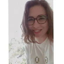 Dkt. Sezen Kırbaş — Dil ve Konuşma Terapisi. Portre fotoğrafı.