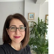 Uzm. Dr. Gülsevil Ağ — Anesteziyoloji Ve Reanimasyon. Portre fotoğrafı.