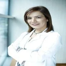 Uzm. Dr. Elif Demirci Saadet — Dermatoloji, Çankaya, Ankara. Portre fotoğrafı.