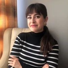 Psk. Zehra Mutlu Savatlı — Psikoloji, Adana. Portre fotoğrafı.