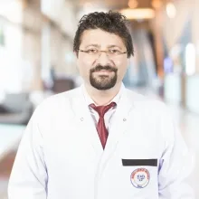 Prof. Dr. Halil Tanrıverdi — Kardiyoloji, Denizli. Portre fotoğrafı.