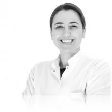 Dr. Dt. Nihan Özlem Kuday — İstanbul. Portre fotoğrafı.