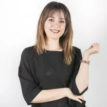 Psk. Selin Ateşer — Psikoloji, Osmaniye. Portre fotoğrafı.