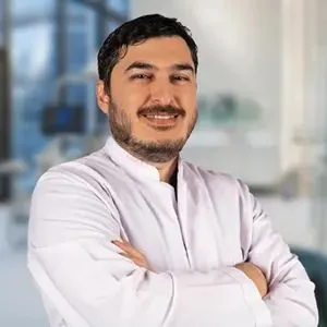 Dr. Dt. Orhan Geçör — Ağız Diş Ve Çene Cerrahisi, İstanbul. Portre fotoğrafı.