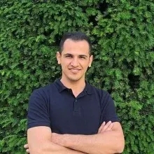 Dkt. Erhan Cengiz — Dil ve Konuşma Terapisi, Bursa. Portre fotoğrafı.