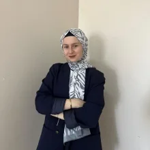 Dkt. Kevser Kul — Dil ve Konuşma Terapisi, Sakarya. Portre fotoğrafı.