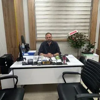 Op. Dr. Tanin Oğur — Beyin Ve Sinir Cerrahisi, Şahinbey, Gaziantep. Portre fotoğrafı.