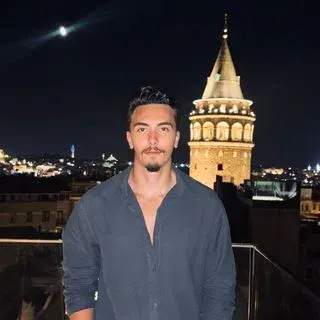 Fzt. Keremcan Aydoğan — Fizyoterapi Ve Rehabilitasyon. Portre fotoğrafı.