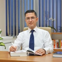 Uzm. Dr. Muhammed Yunus Alp — Tıbbi Genetik, Ankara. Portre fotoğrafı.