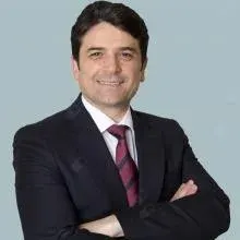 Prof. Dr. Haşmet Bardakçı — Kalp Ve Damar Cerrahisi, Ankara. Portre fotoğrafı.