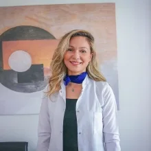 Uzm. Dr. Sena Öztekin — Fiziksel Tıp Ve Rehabilitasyon, Muratpaşa, Antalya. Portre fotoğrafı.