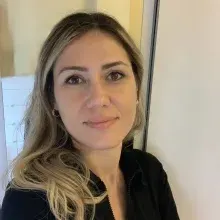 Uzm. Dr. Şeyda Aygün Emiroğlu — Şişli, İstanbul. Portre fotoğrafı.