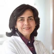 Op. Dr. Semra Esenkaya — Kadın Hastalıkları Ve Doğum, Pendik, İstanbul. Portre fotoğrafı.