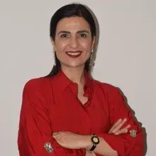 Doç. Dr. Sibel Karaca — Nöroloji, Adana. Portre fotoğrafı.