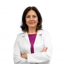 Dr. Dt. Günseli Ağaoğlu Uygur — Ortodonti, İstanbul. Portre fotoğrafı.