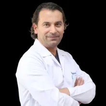 Doç. Dr. Kaan Kaya — Kalp Ve Damar Cerrahisi, Ankara. Portre fotoğrafı.