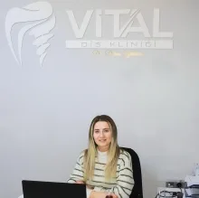 Dt. Dilan Yıldırım — Diş Hekimi, Adıyaman. Portre fotoğrafı.
