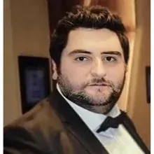 Op. Dr. Taha Özkara — Kalp Ve Damar Cerrahisi, Çerkezköy, Tekirdağ. Portre fotoğrafı.