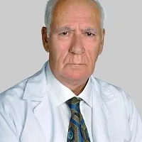 Uzm. Dr. Rıfat Uğur — Ortopedi Ve Travmatoloji, Yıldırım, Bursa. Portre fotoğrafı.