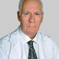 Uzm. Dr. Rıfat Uğur — Ortopedi Ve Travmatoloji, Yıldırım, Bursa. Portre fotoğrafı.