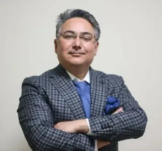 Prof. Dr. Sedat Işıkay profilinde yer alan galeri fotoğrafı.