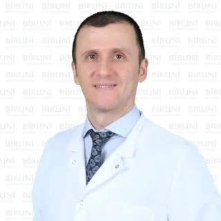 Dr. Öğr. Üyesi Şafak Sayar — Ortopedi Ve Travmatoloji, Küçükçekmece, İstanbul. Portre fotoğrafı.