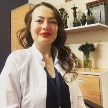 Op. Dr. Ayşe Dişli Gürler — Kadın Hastalıkları Ve Doğum, Melikgazi, Kayseri. Portre fotoğrafı.