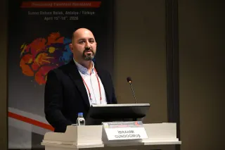 Doç. Dr. İbrahim Gündoğmuş profilinde yer alan galeri fotoğrafı.