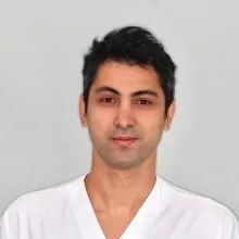 Doç. Dr. Hakan Yılmaz — İstanbul. Portre fotoğrafı.
