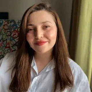 Dkt. Hatice Buse Sarı — Dil ve Konuşma Terapisi, Konya. Portre fotoğrafı.
