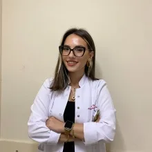 Dyt. Alina Duha Turan — Diyetisyen, İstanbul. Portre fotoğrafı.