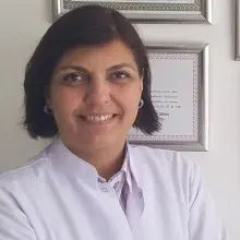 Prof. Dr. Nilgün Öztürk — Diş Hekimi, Konya. Portre fotoğrafı.