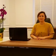 Op. Dr. Neriman Çelik — Kadın Hastalıkları Ve Doğum, Bursa. Portre fotoğrafı.