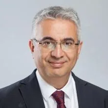 Prof. Dr. Ahmet Akman — Göz Hastalıkları, Ankara. Portre fotoğrafı.