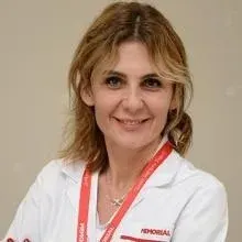 Uzm. Dr. Hicran Lale Özsemir — İç Hastalıkları, Bahçelievler, İstanbul. Portre fotoğrafı.