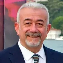 Prof. Dr. Alim Kaya — Psikolojik Danışma ve Rehberlik, İstanbul. Portre fotoğrafı.