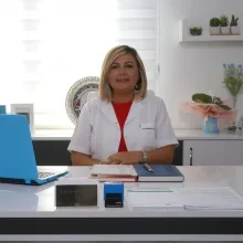 Dr. Neslihan Üstün Yüksel — Antalya. Portre fotoğrafı.