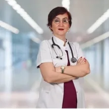 Uzm. Dr. Selcen Özbek — Anesteziyoloji Ve Reanimasyon, Ataşehir, İstanbul. Portre fotoğrafı.