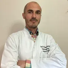 Op. Dr. Kıvanç Kayhan — Kadın Hastalıkları Ve Doğum, Edirne. Portre fotoğrafı.