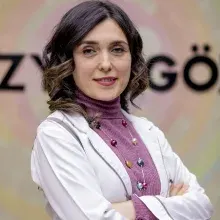 Op. Dr. Pınar Kutucu — Göz Hastalıkları, Denizli. Portre fotoğrafı.